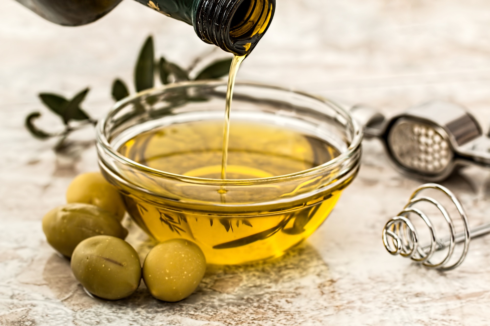 ¿Qué limpia el aceite de oliva en ayunas?